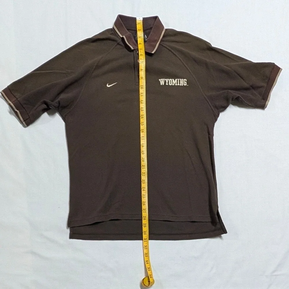 Nike Team Wyoming Cowboys Men Brown Polo Shirt Medium NCAA Collegiate Sportswear